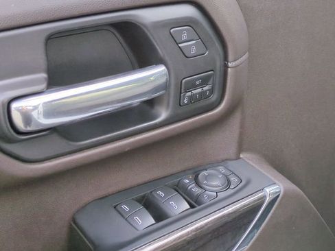 Used 2021 Chevrolet Silverado 2500 LTZ w/ LTZ Convenience Package image 13