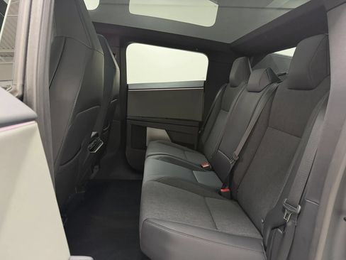Used 2025 Tesla Cybertruck 2WD Crew Cab image 15