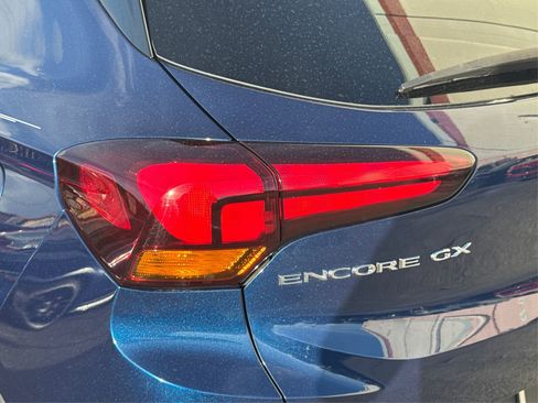 Used 2023 Buick Encore GX Preferred w/ Cold Weather Comfort Package image 17