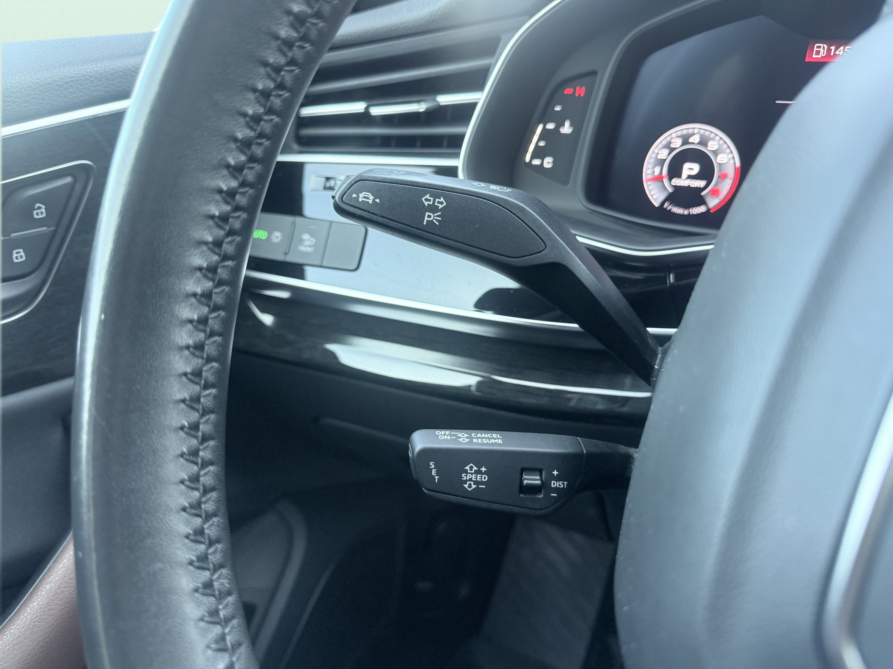 Used 2019 Audi Q8 Premium Plus w/ Premium Plus AWD/4WD image 67