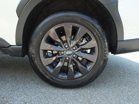 Used 2025 Subaru Outback Onyx Edition AWD/4WD image 10