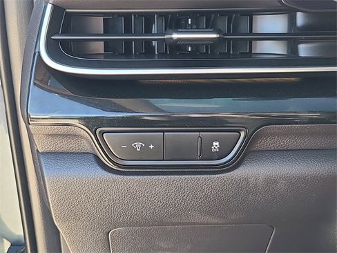 Used 2025 Kia Carnival SX Prestige image 34