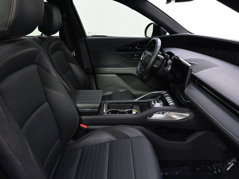 Used 2024 Lincoln Nautilus Reserve w/ Equipment Group 202A AWD/4WD image 14