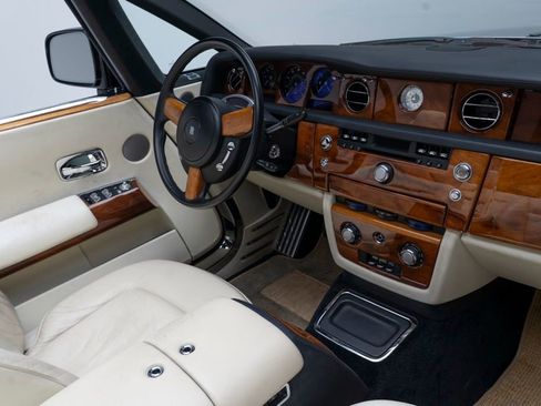 Used 2010 Rolls-Royce Phantom Drophead Coupe RWD image 32