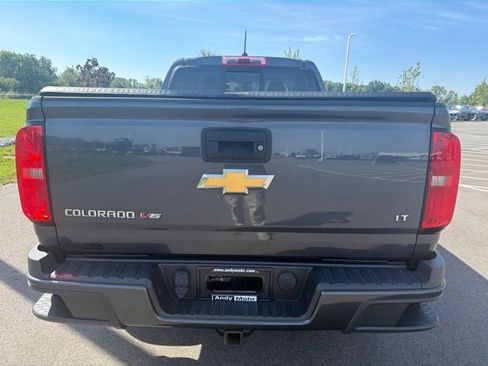 Used 2017 Chevrolet Colorado LT w/ LT Convenience Package RWD image 8