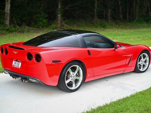 Used 2008 Chevrolet Corvette Coupe RWD image 2