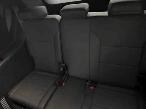 Used 2025 Buick Enclave Preferred image 29