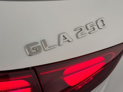 Certified 2025 Mercedes-Benz GLA 250 image 10