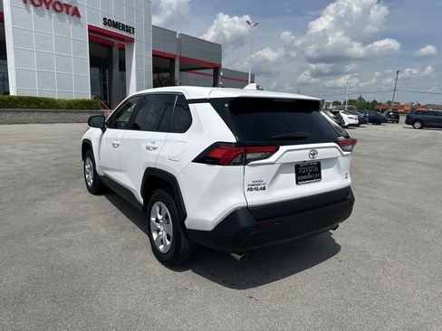 Used 2025 Toyota RAV4 LE AWD/4WD image 9