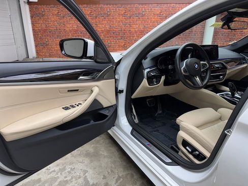 Certified 2022 BMW 540i xDrive w/ M Sport Package image 9