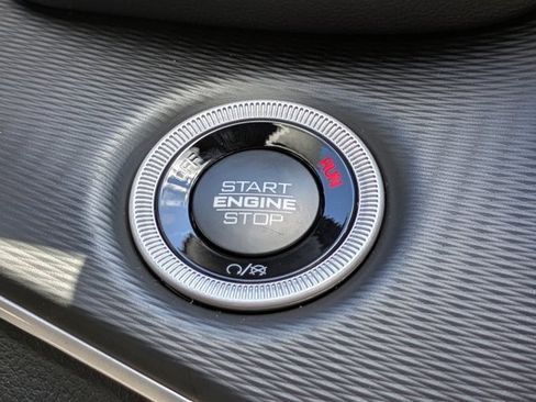 New 2025 Jeep Grand Cherokee Altitude image 25