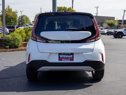 Used 2023 Kia Soul LX w/ LX Technology Package FWD image 8