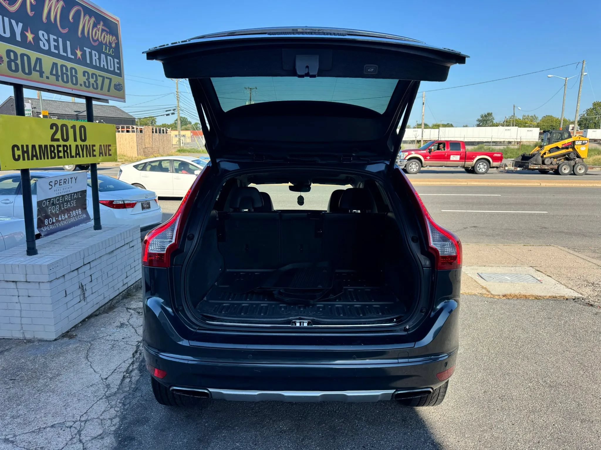 Used 2015 Volvo XC60 T6 w/ Protection Package AWD/4WD image 13