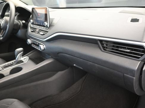 Used 2025 Nissan Altima 2.5 S FWD image 24