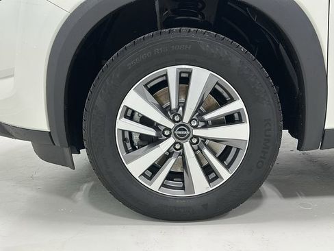 Used 2023 Nissan Pathfinder SL AWD/4WD image 15