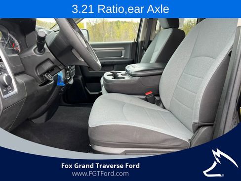 Used 2024 RAM 1500 Classic SLT AWD/4WD image 4