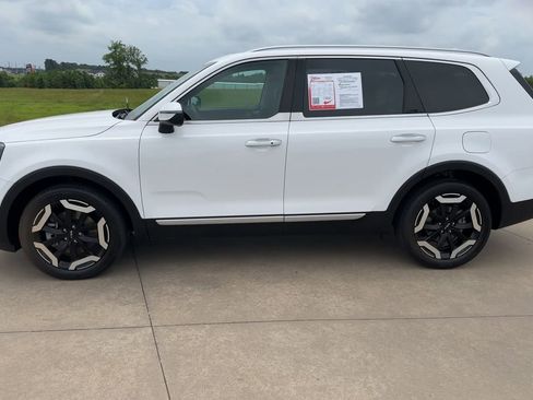Used 2025 Kia Telluride S FWD image 6