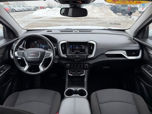 Used 2024 GMC Terrain SLE image 21