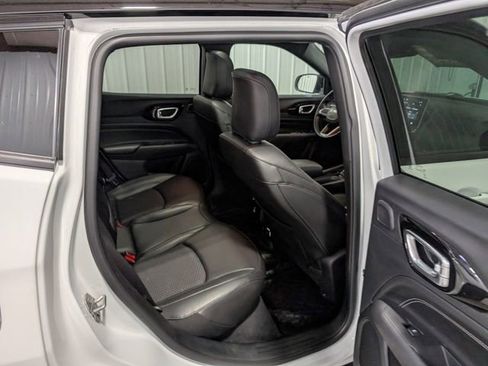 Used 2022 Jeep Compass Altitude w/ Sun and Sound Group image 27