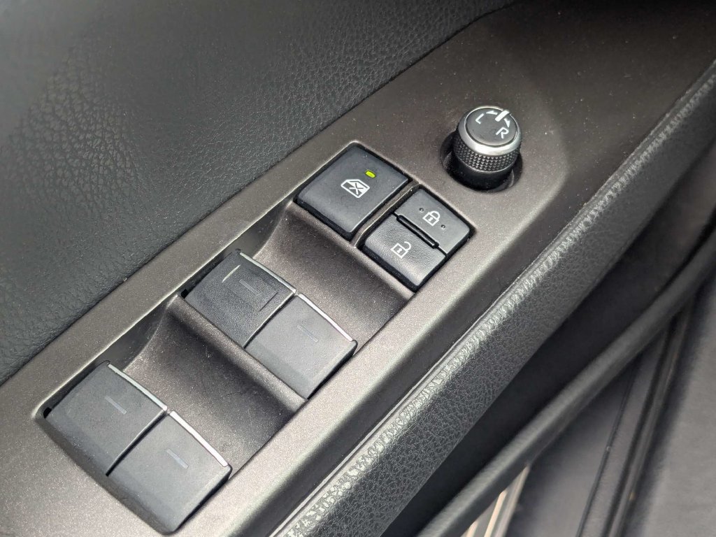 Used 2022 Toyota Camry XLE FWD image 26