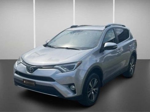 Used 2018 Toyota RAV4 XLE AWD/4WD image 15