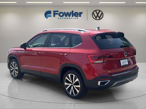 Used 2023 Volkswagen Taos SE FWD image 5