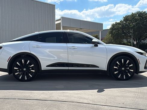 Used 2025 Toyota Crown Platinum image 8