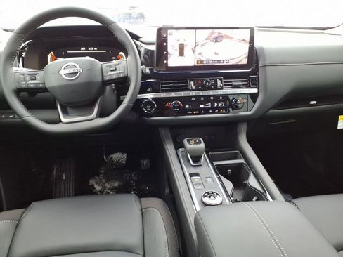 New 2026 Nissan Pathfinder SL image 9