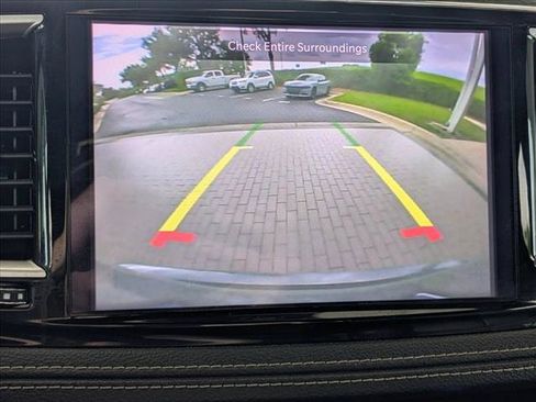 Used 2021 Chrysler Pacifica Touring-L w/ S Appearance Package FWD image 13