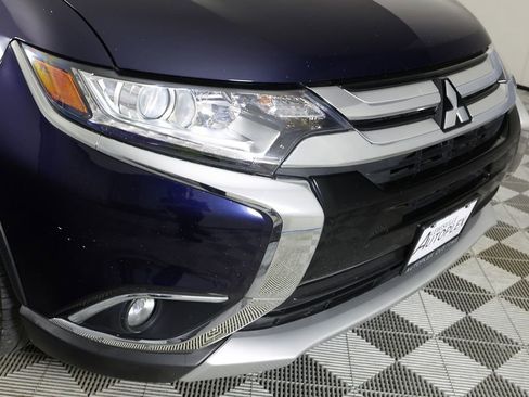 Used 2018 Mitsubishi Outlander SEL FWD image 39