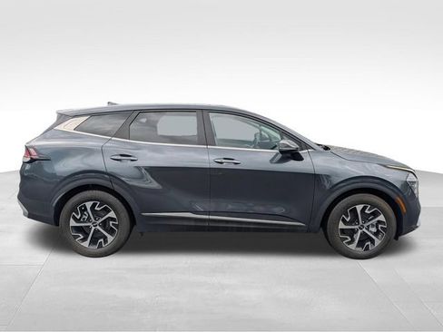 Used 2024 Kia Sportage EX FWD image 8