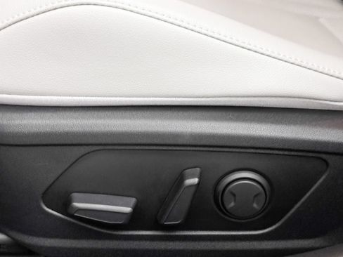 Used 2024 Hyundai Elantra Limited FWD image 30
