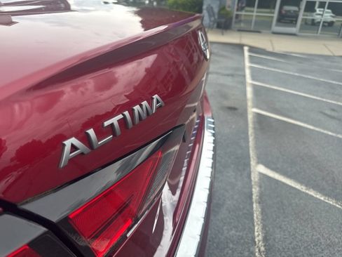 Used 2023 Nissan Altima 2.5 SR w/ SR Premium Package FWD image 13
