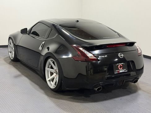 Used 2009 Nissan 370Z Touring image 7