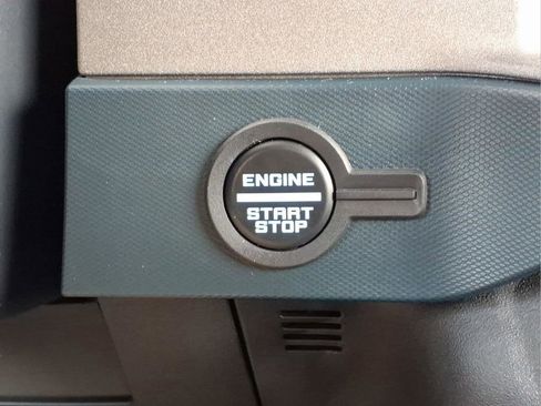 Used 2024 Ford Bronco Outer Banks image 12