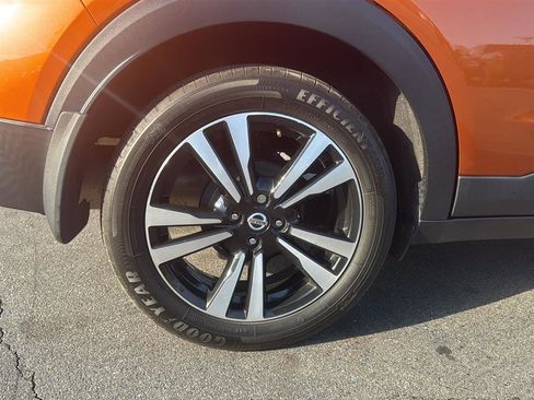 Used 2020 Nissan Kicks SR image 14