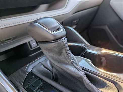 Used 2021 Toyota Highlander Limited image 12