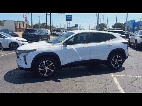 Certified 2024 Chevrolet Trax RS w/ Driver Confidence Package FWD image 5