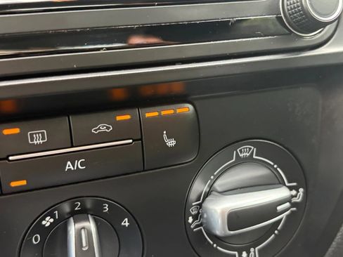 Used 2018 Volkswagen Jetta SE FWD image 25
