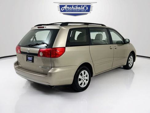 Used 2009 Toyota Sienna CE FWD image 7