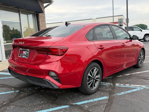 Used 2024 Kia Forte LXS w/ LXS Technology Package FWD image 5