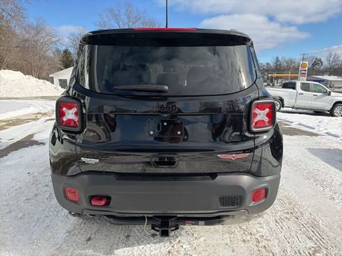 Used 2023 Jeep Renegade Trailhawk image 4