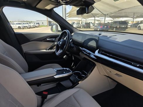 Used 2025 BMW X2 xDrive28i image 11