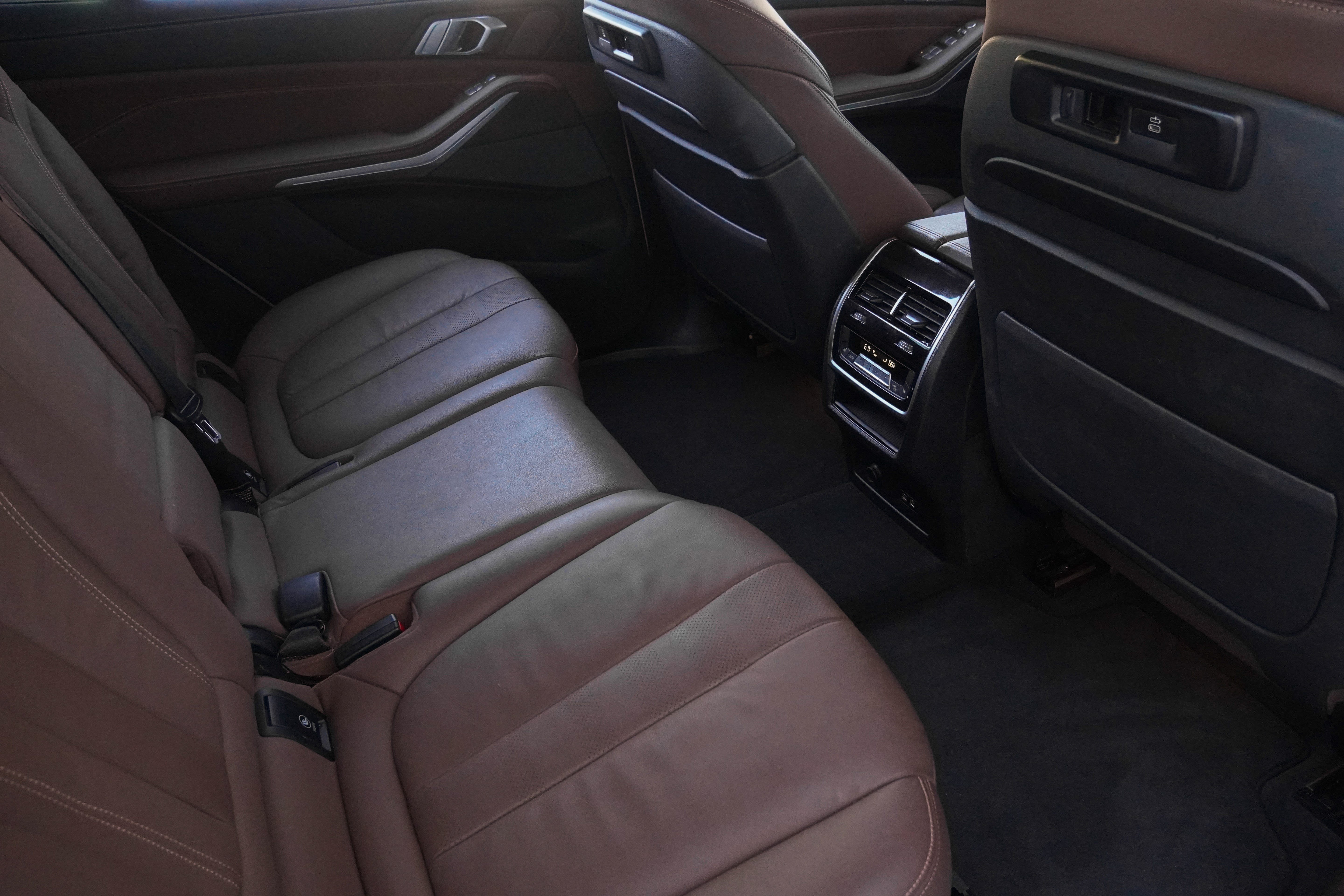 Used 2020 BMW X7 xDrive40i w/ M Sport Package AWD/4WD image 37