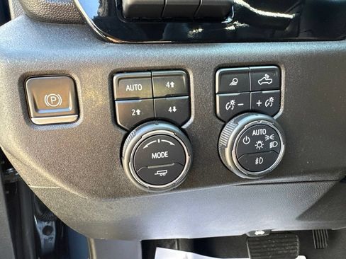 Used 2023 Chevrolet Silverado 1500 High Country w/ Technology Package AWD/4WD image 14