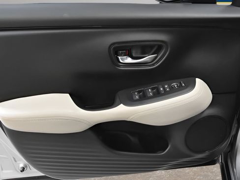 Used 2024 Honda HR-V LX image 12