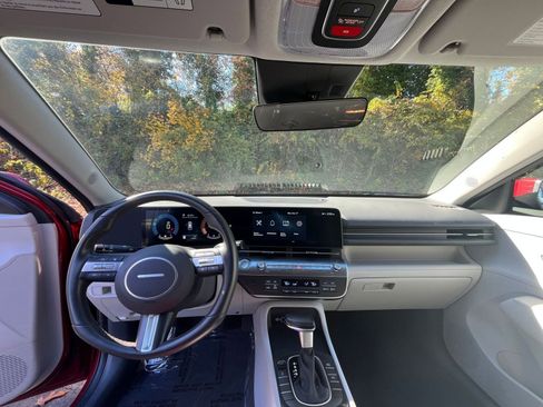 Used 2025 Hyundai Kona SEL image 29