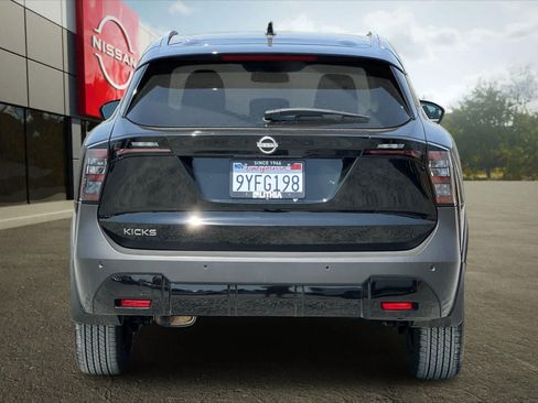 Certified 2026 Nissan Kicks SV FWD image 8