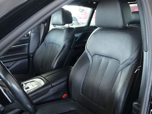 Used 2017 BMW 740i image 16