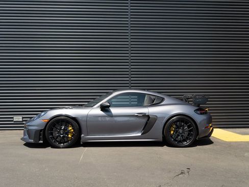 Used 2023 Porsche 718 Cayman GT4 RS image 2